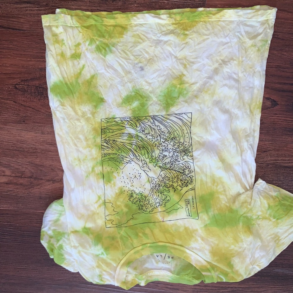 Green pac sun shirt. Size small
